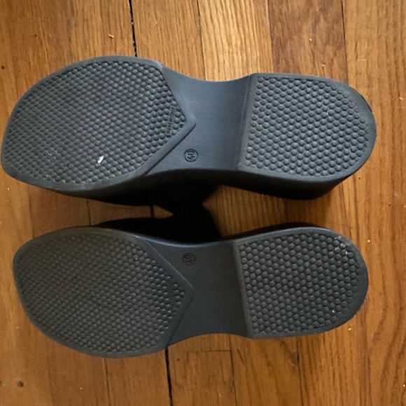 Steve Madden “Slinky” Flatform Sandals - Picture 6 of 7